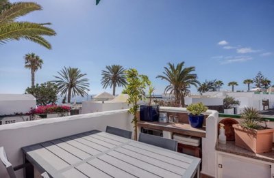 Apartment with sea views in Las Coronas Complex Playa Bastián