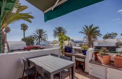 Apartment with sea views in Las Coronas Complex Playa Bastián