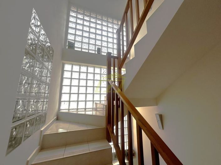 Image No.7-6 Bed Villa for sale