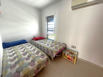 Impressive triplex with spacious terrace and bright rooms