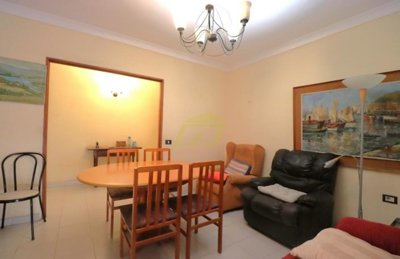 2 bedroom 2 bathroom apartment close to the sea in Arrecife