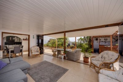 Tranquil countryside villa with panoramic views, spacious living, and mature gardens