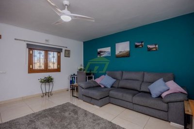 Tranquil countryside villa with panoramic views, spacious living, and mature gardens