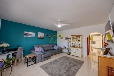Tranquil countryside villa with panoramic views, spacious living, and mature gardens