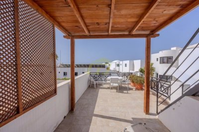 Large apartment in excellent condition with large outdoor space in Puerto del Carmen