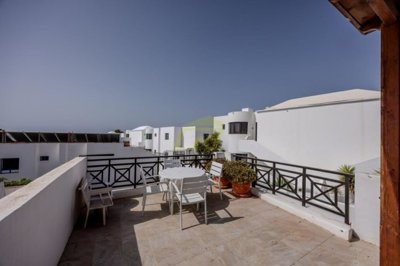 Large apartment in excellent condition with large outdoor space in Puerto del Carmen