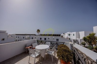 Large apartment in excellent condition with large outdoor space in Puerto del Carmen