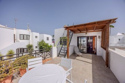 Large apartment in excellent condition with large outdoor space in Puerto del Carmen