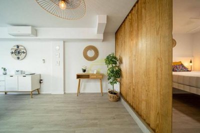 Recently refurbished apartment just a stones through from the beach