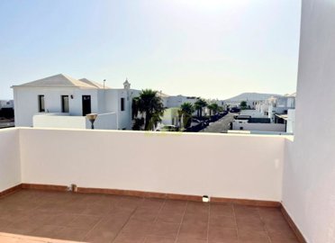 Detached 3 bedroom home in gated community, short stroll to the promenade in Playa Blanca