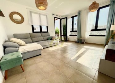Detached 3 bedroom home in gated community, short stroll to the promenade in Playa Blanca