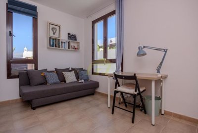 Detached 3 bedroom home in gated community, short stroll to the promenade in Playa Blanca