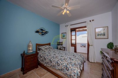 Fantastic 3 bedroom duplex with communal pool in Playa Blanca