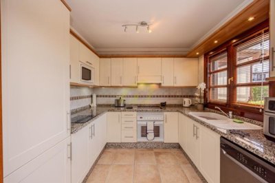 Fantastic 3 bedroom duplex with communal pool in Playa Blanca