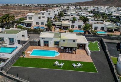 Must see villa with sea views in Playa Blanca!