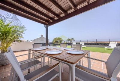 Must see villa with sea views in Playa Blanca!