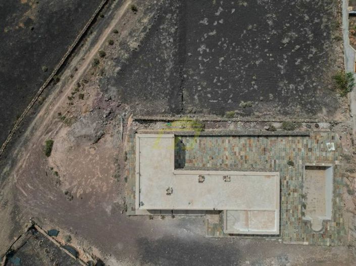 Image No.18-3 Bed Villa for sale