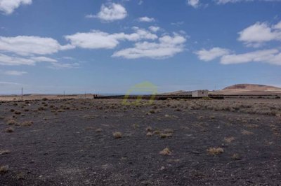 Rare opportunity to purchase detached property minutes from Playa Quemada