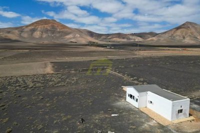 Rare opportunity to purchase detached property minutes from Playa Quemada