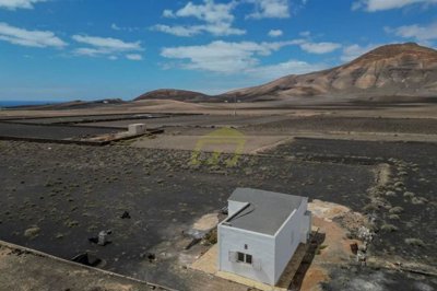 Rare opportunity to purchase detached property minutes from Playa Quemada