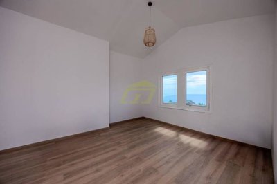 Rare opportunity to purchase detached property minutes from Playa Quemada