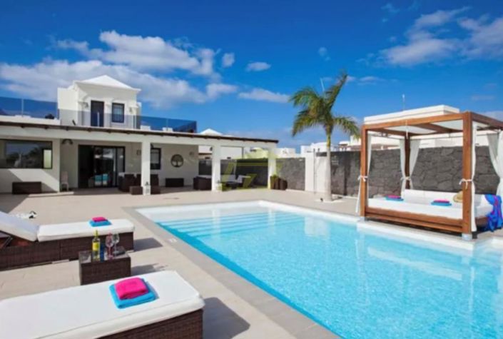 Image No.1-4 Bed Villa for sale
