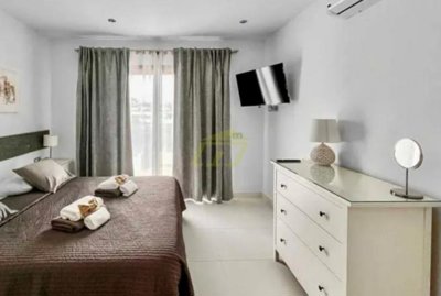 Fantastic 4 bedroom villa with mountain views in Playa Blanca