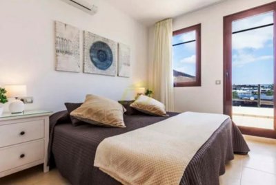 Fantastic 4 bedroom villa with mountain views in Playa Blanca