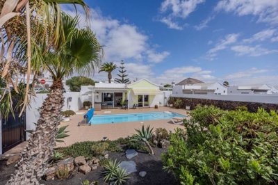 Beautiful 3 Bedroom Bungalow with Private Pool & Sea Views in Tías