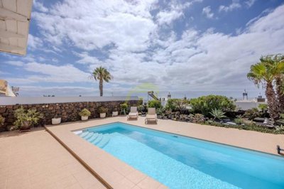 Beautiful 3 Bedroom Bungalow with Private Pool & Sea Views in Tías