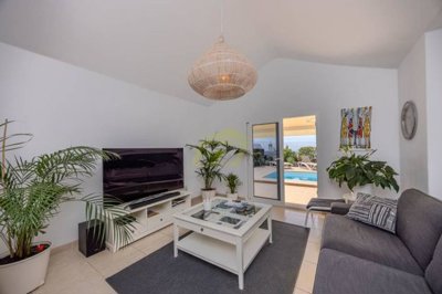 Beautiful 3 Bedroom Bungalow with Private Pool & Sea Views in Tías