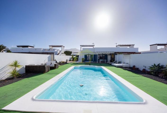 Image No.1-3 Bed Villa for sale