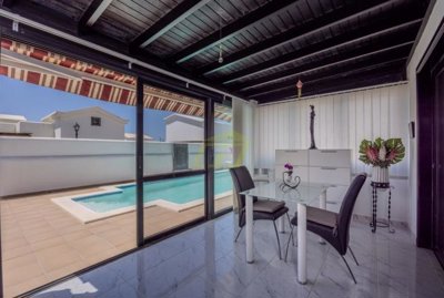 Perfect home in Playa Blanca for sale