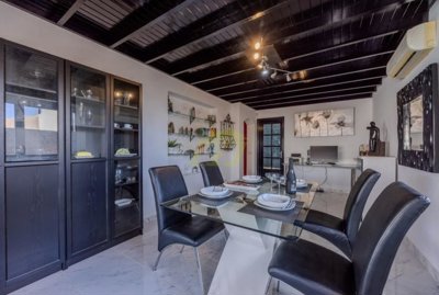 Perfect home in Playa Blanca for sale