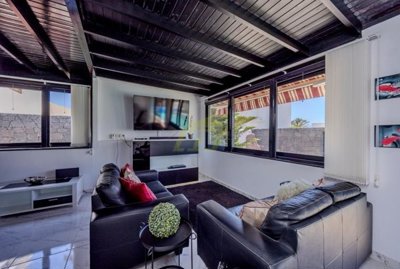 Perfect home in Playa Blanca for sale