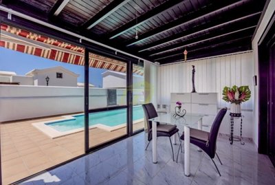Perfect home in Playa Blanca for sale