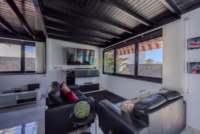 Perfect home in Playa Blanca for sale