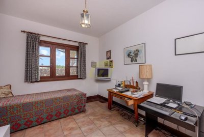 Must see villa with pool & views in Las Breñas