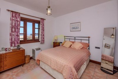 Must see villa with pool & views in Las Breñas