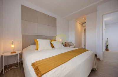 4 bedroom, 3 bathroom family home in central Costa Teguise