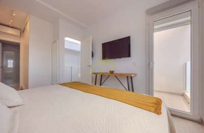 4 bedroom, 3 bathroom family home in central Costa Teguise