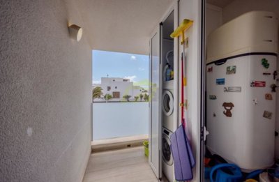 4 bedroom, 3 bathroom family home in central Costa Teguise