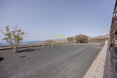 Unique Property with Breathtaking Sea views in Macher