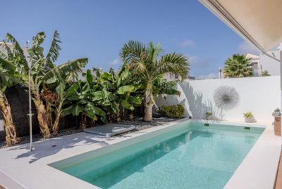 Stylish Playa Blanca retreat  2 bedrooms, 2 bathrooms & private pool