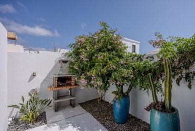 Stylish Playa Blanca retreat  2 bedrooms, 2 bathrooms & private pool