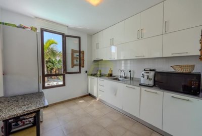 Stylish Playa Blanca retreat  2 bedrooms, 2 bathrooms & private pool