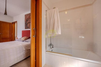 Stylish Playa Blanca retreat  2 bedrooms, 2 bathrooms & private pool