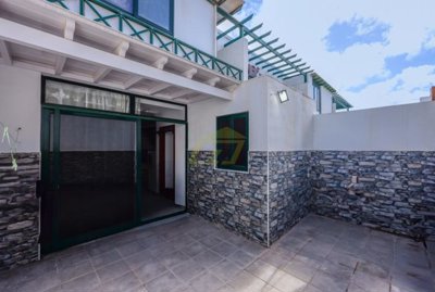 Furnished duplex near schools, shops, and sports facilities