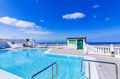 Excellently located property with access to shared pool and close to amenities