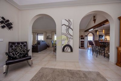 Exceptional detached property with private pool and sea views close to Playa Blanca